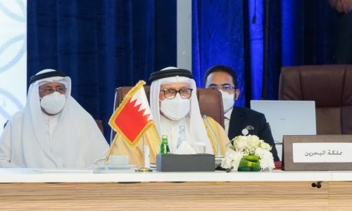 Bahrain Foreign Minister attends Arab meetings in Doha