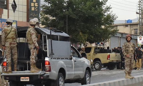 Gunmen kill three soldiers in Pakistan