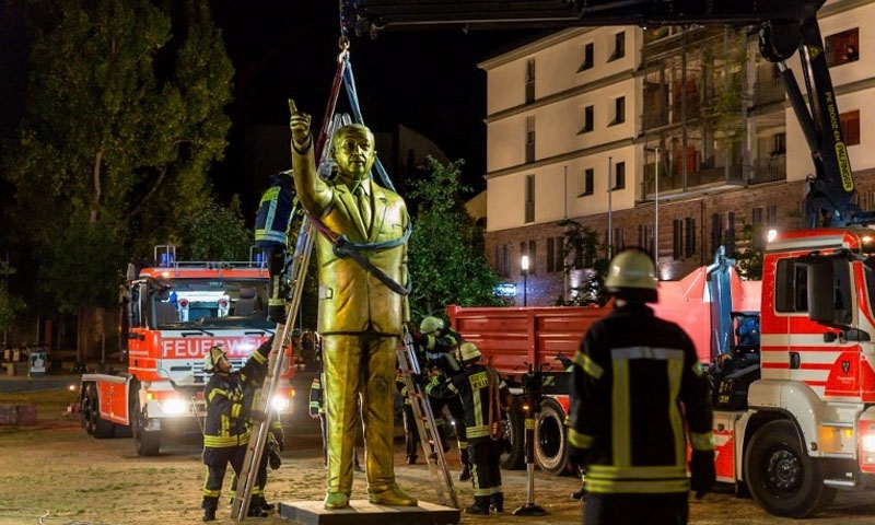 German city takes down golden Erdogan statue 