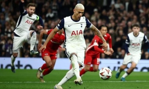 Ten Hag bemoans United’s lack of ‘killing’ instinct, Spurs march on