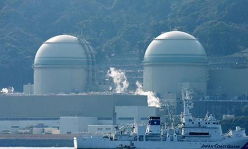 Japan to shut two nuclear reactors over safety fears