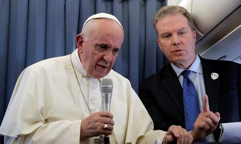 Pope says psychiatrists can help gay children 