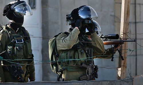 Israeli raid in Ramallah sparks fire, clashes