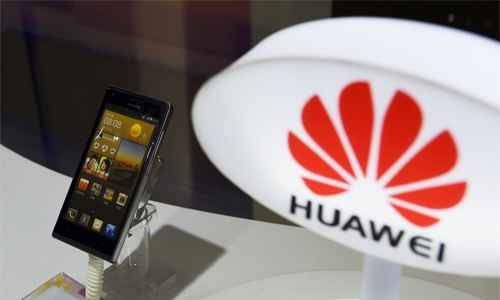 Global launch by Huawei of new mid-range smartphone