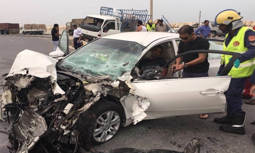 Bahraini, Asian injured in accident