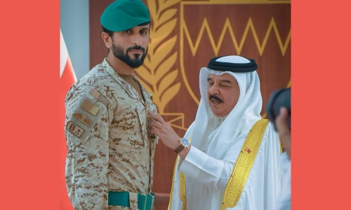 HM King Hamad promotes HH Shaikh Nasser to the rank of Lieutenant-General