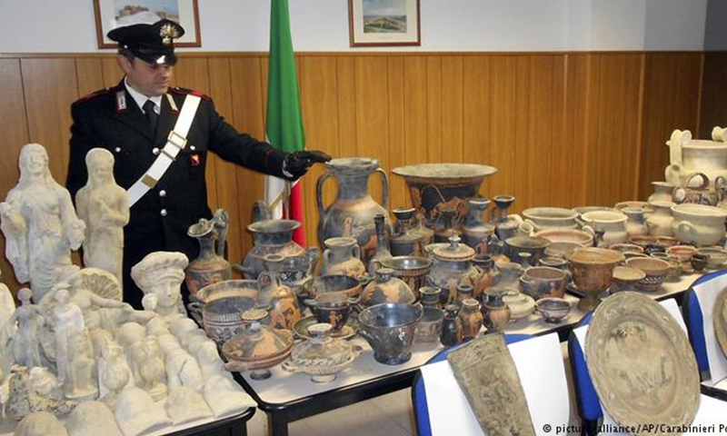 European police seize 25,000 trafficked ancient finds