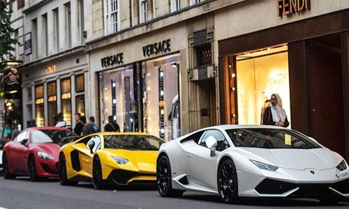 Rich Arabs hit UK streets with supercars this summer