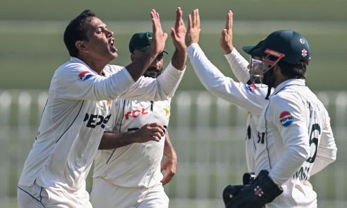 Pakistan clinch historic win