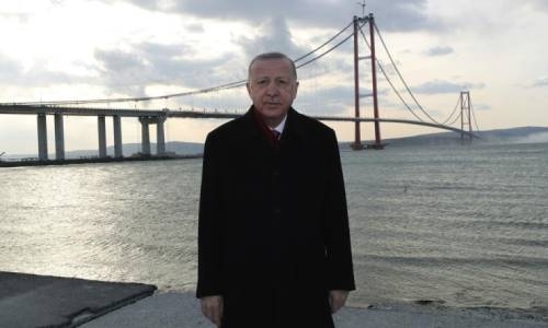 Turkey builds massive bridge linking Europe and Asia