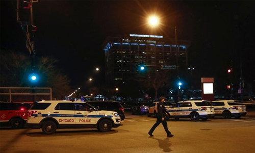 Gunman kills three at Chicago hospital