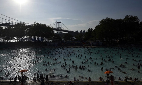 US sizzles as weekend heat wave tightens grip