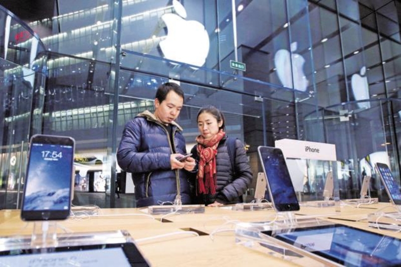 Under-fire Apple removes 25,000 apps in China