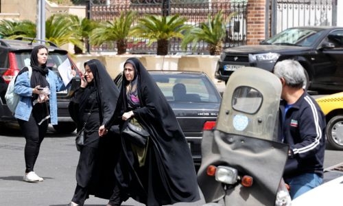 Iran police begin crackdown on headscarf violators