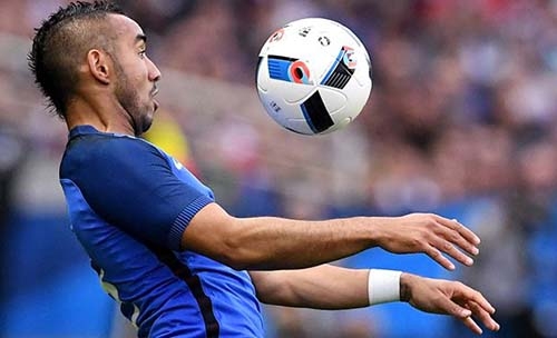 Payet helps Euro hosts France past Cameroon