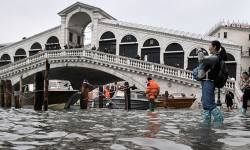 Horrifying ‘acqua alta’ sinks Venice
