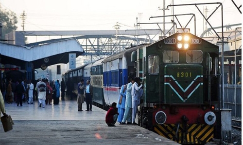 Pakistani man dies while attempting selfie with moving train