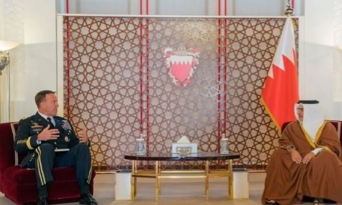 Bahrain Deputy King receives newly appointed Commander of US CENTCOM